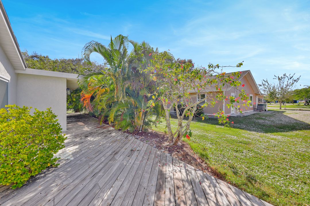 105 Blue Ridge Dr, Naples, FL 34112