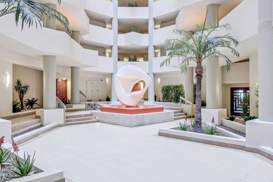 4551 Gulf Shore Blvd N  #301, Naples, FL 34103