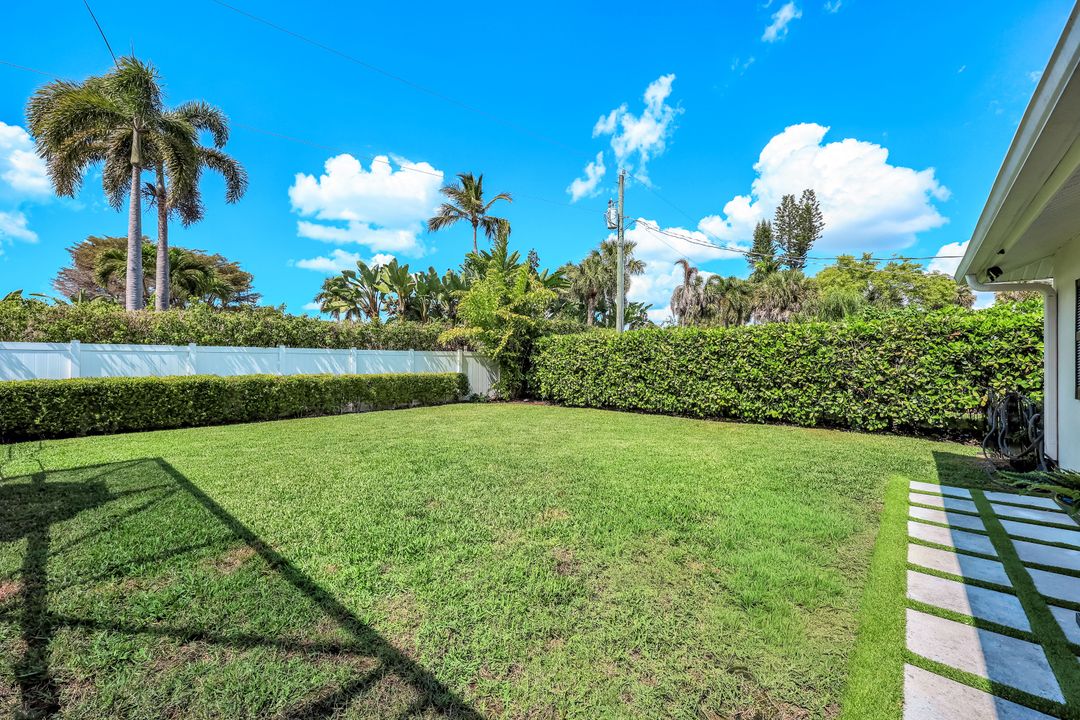 87 Burning Tree Dr, Naples, FL 34105