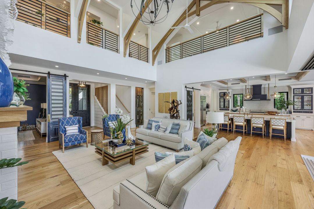 679 Rudder Rd, Naples, FL 34102
