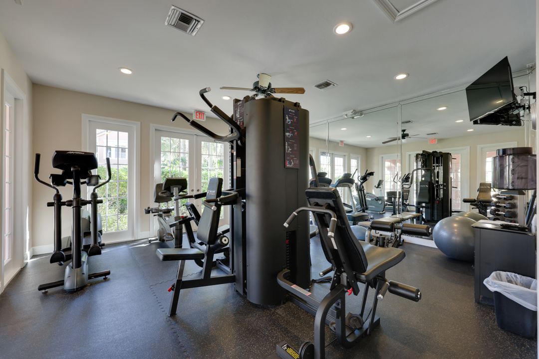 510 Via Veneto #102, Naples, FL 34108