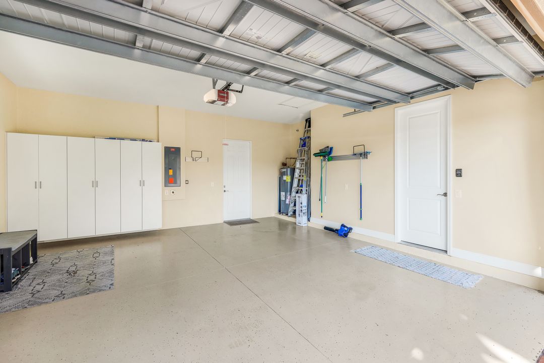 11925 Heather Woods Ct, Naples, FL 34120