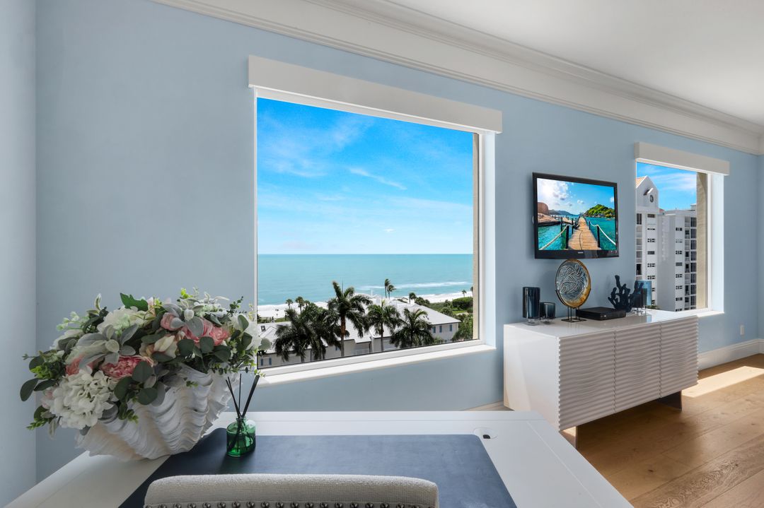 81 Seagate Dr, Naples, FL 34103