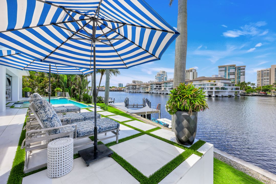 309 Neapolitan Way, Naples, FL 34103