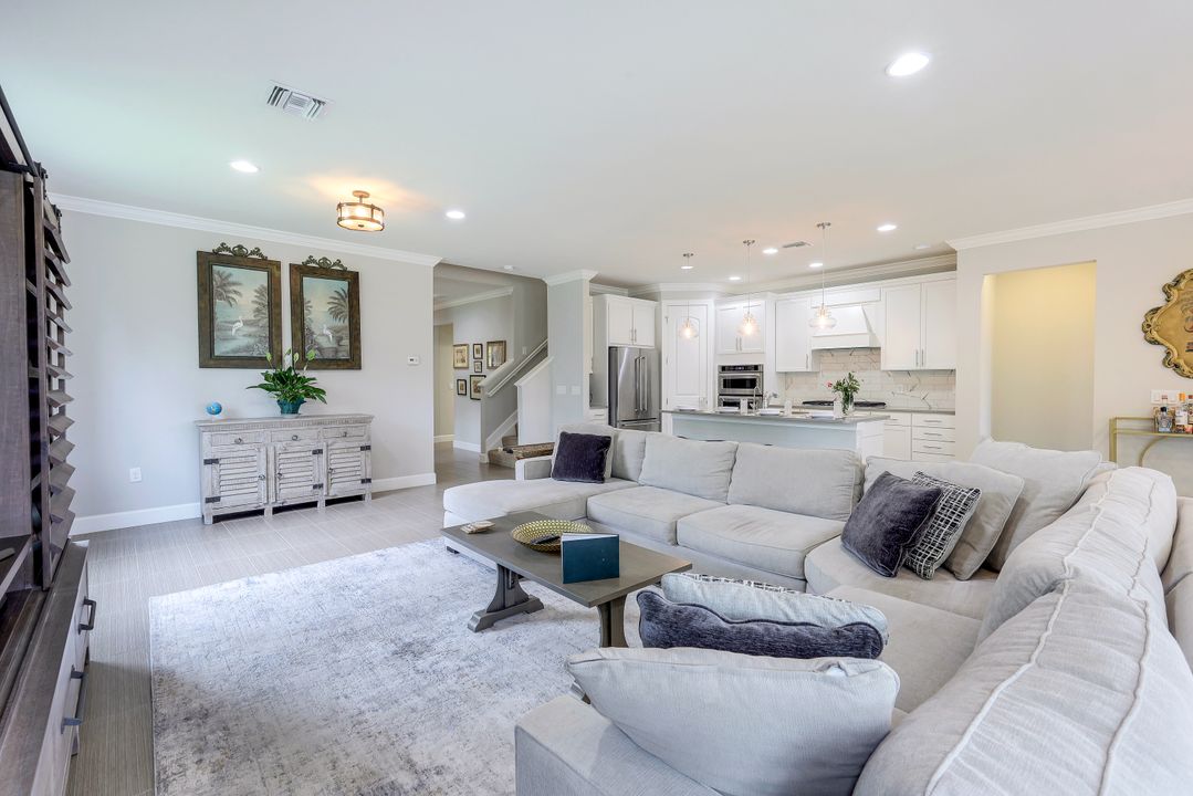 9437 Whooping Crane Wy, Naples, FL 34120