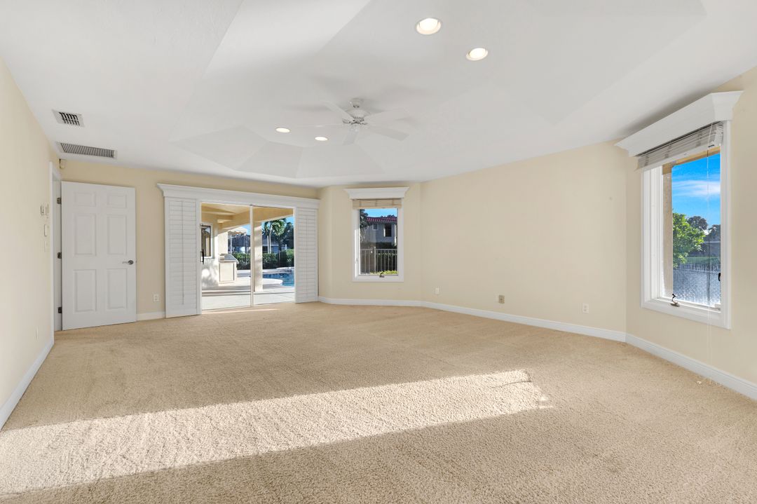 954 Bal Isle Dr, Fort Myers, FL 33919