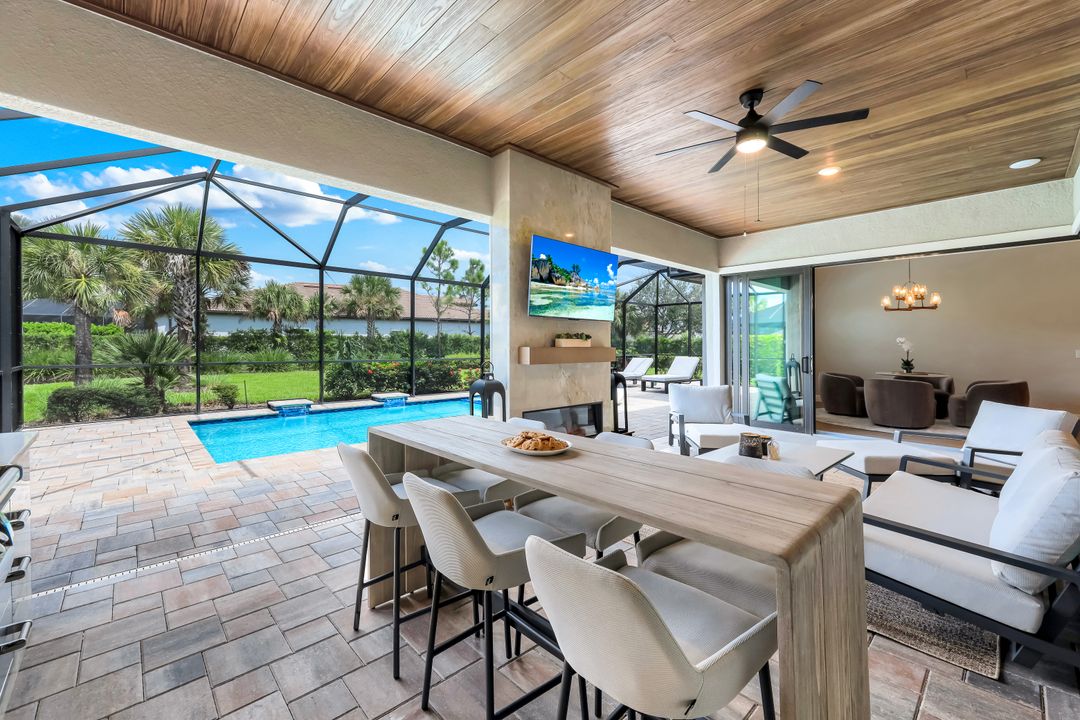 9151 Snowy Owl Wy, Naples, FL 34120