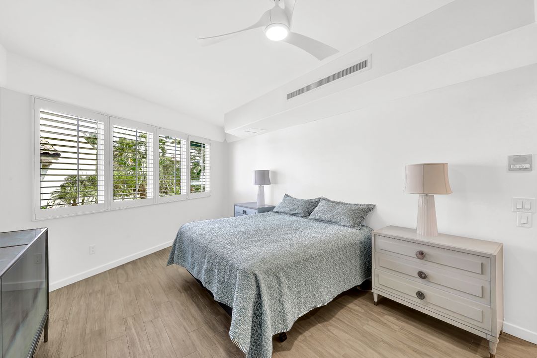 336 Seabreeze Dr, Marco Island, FL 34145