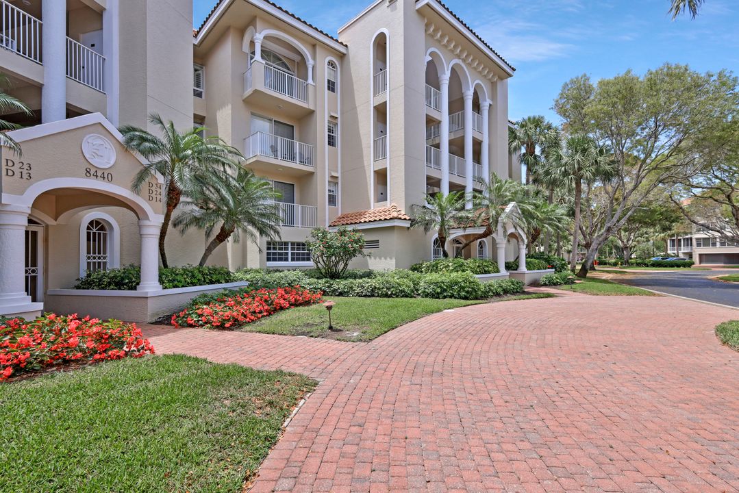 8440 Abbington Cir #D25, Naples, FL 34108
