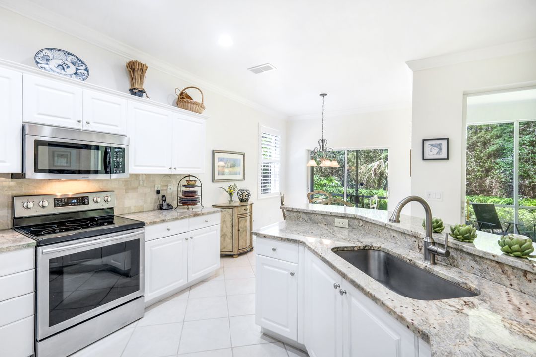 2520 Talon Ct #201, Naples, FL 34105