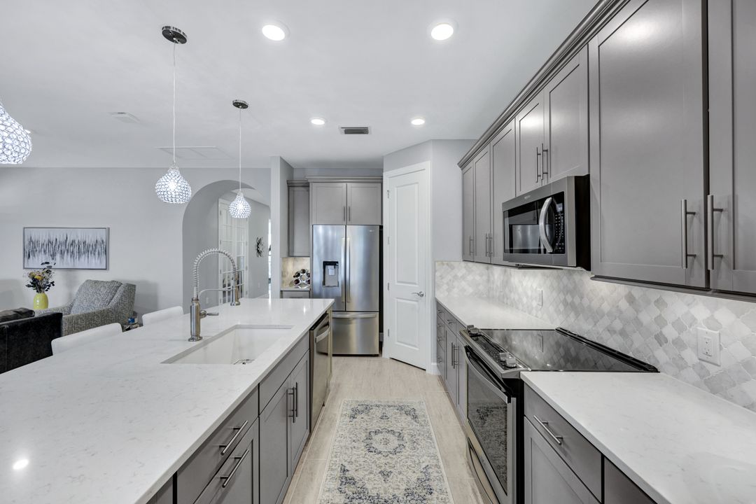 19572 Utopia Ln, Estero, FL 33913