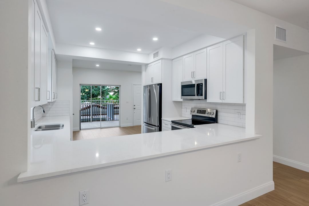 6030 Chardonnay Ln #204, Naples, FL 34119
