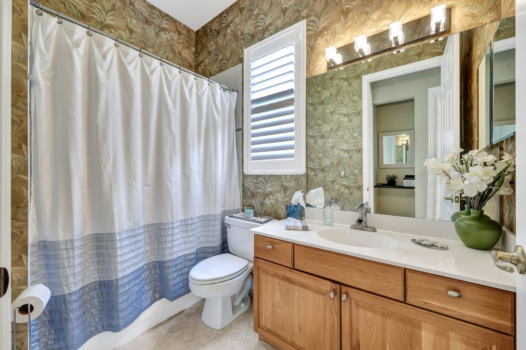 6006 Highwood Park Ln, Naples, FL 34110