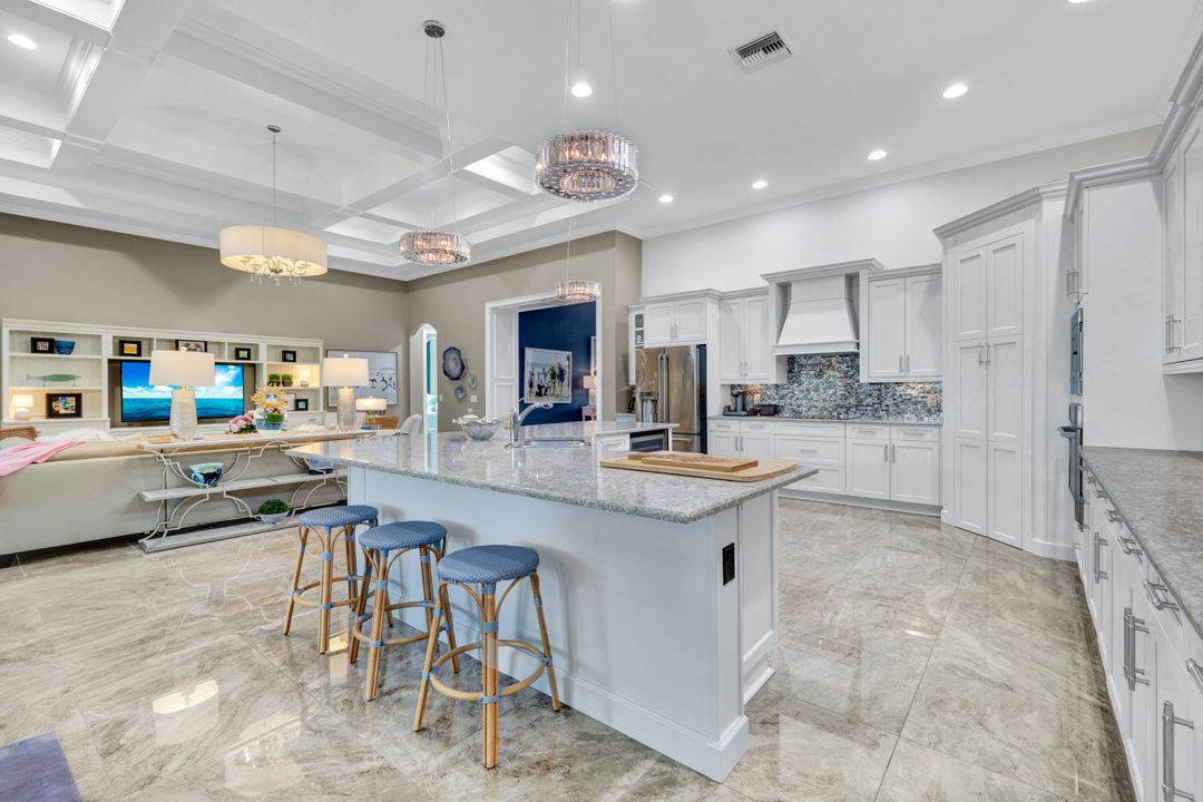 12646 Dundee Ln, Naples, FL 34120