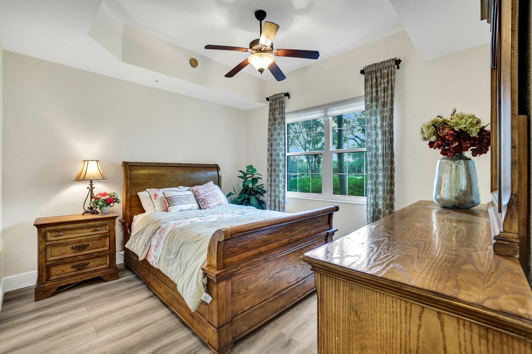 9234 Tesoro Ln #101, Naples, FL 34114