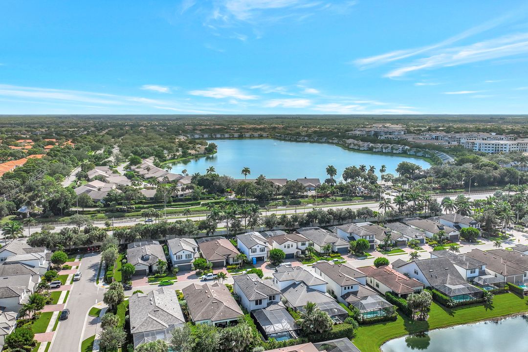 7265 Wilton Dr N, Naples, FL 34109
