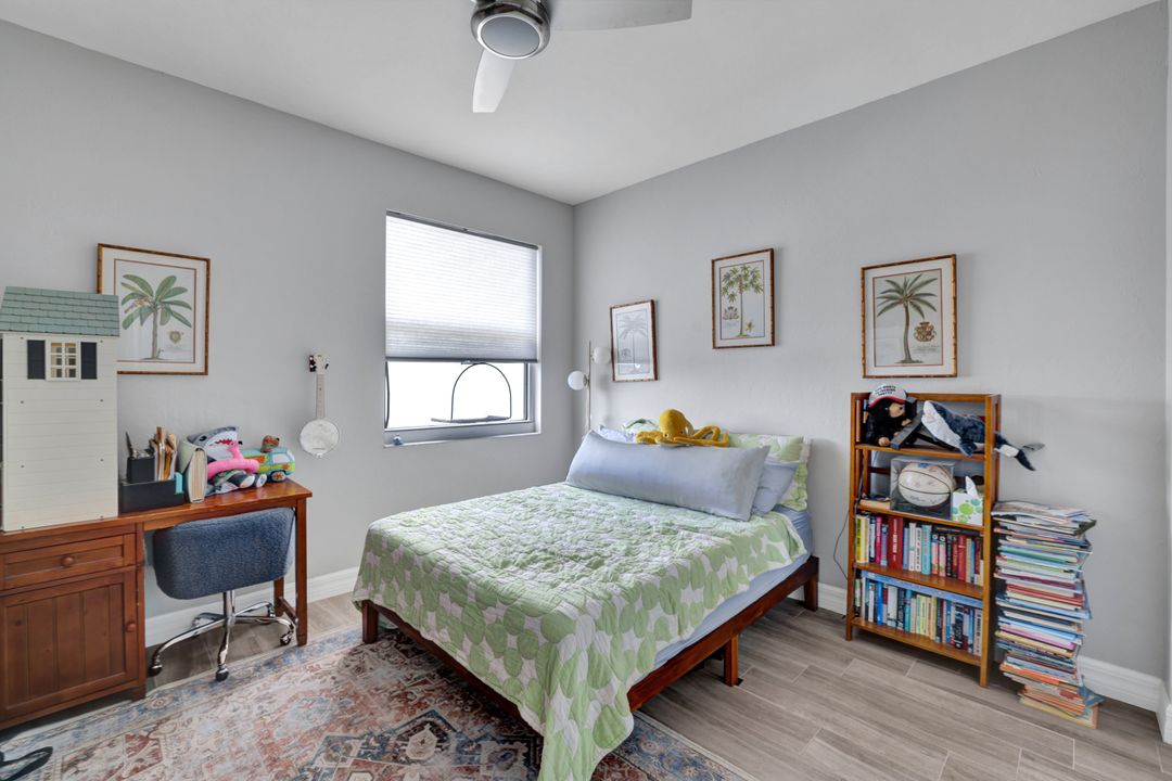 410 Flagship Dr #906, Naples, FL 34108