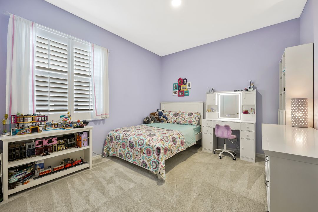 8301 Laurel Lakes Way, Naples, FL 34119