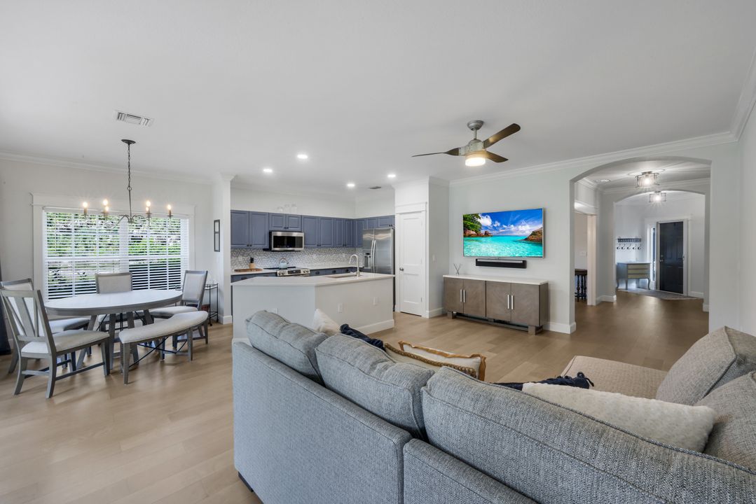 6355 Lexington Ct #102, Naples, FL 34110