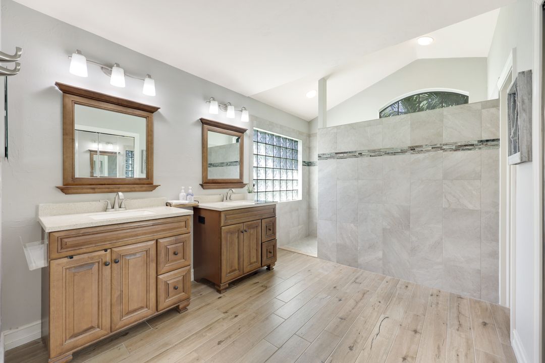 146 Plantation Cir, Naples, FL 34104