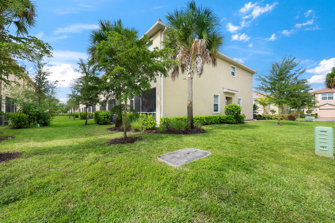 2942 Citrus St, Naples, FL 34120
