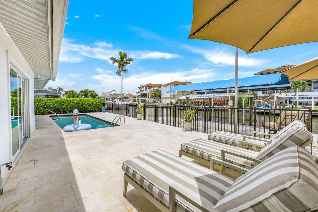 417 Lagoon Ave, Naples, FL 34108