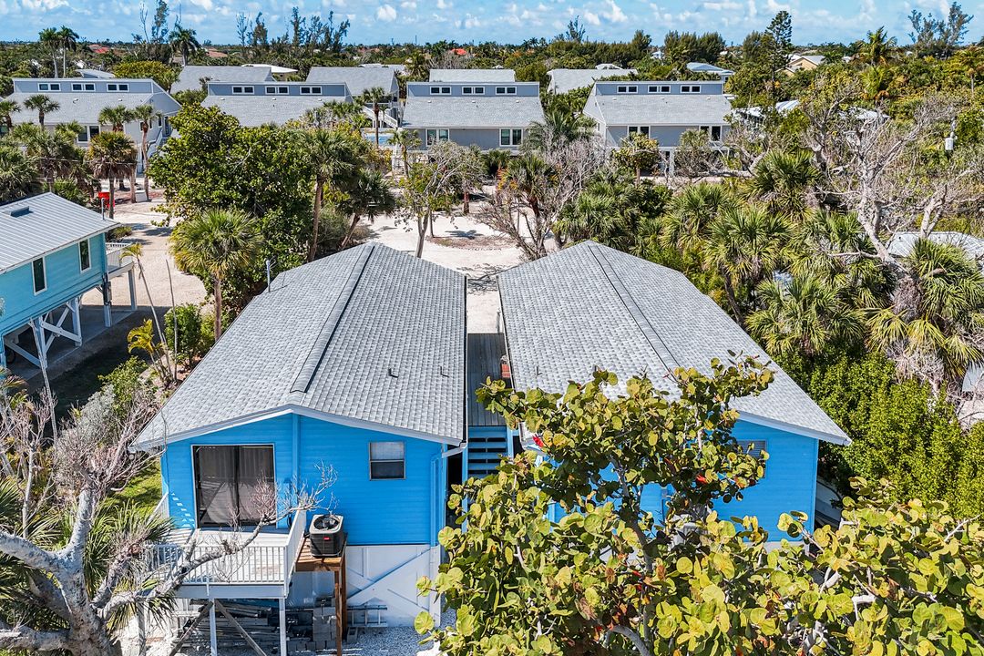 746 Cardium St, Sanibel, FL 33957