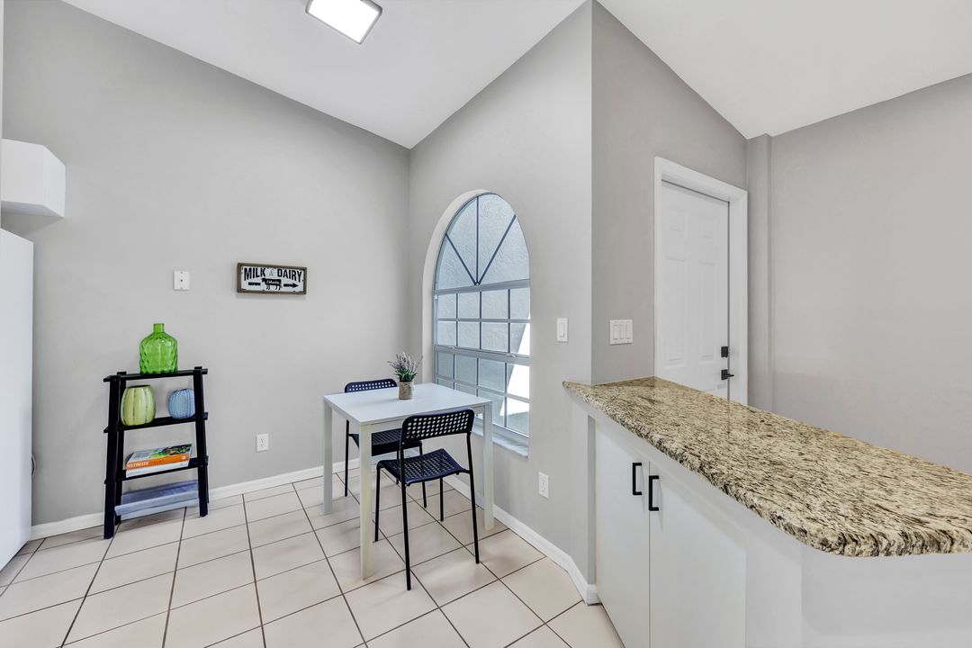 661 Captn Kate Ct, Naples, FL 34110