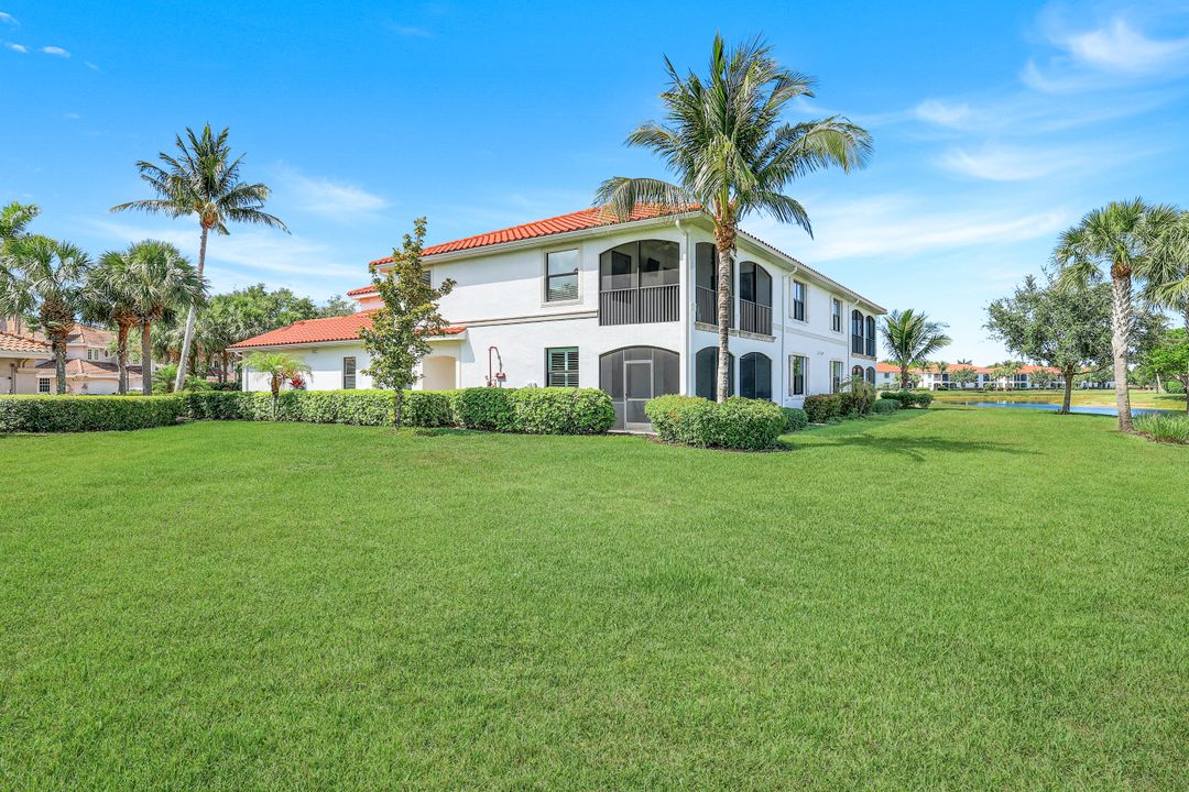3159 Serena Ln #102, Naples, FL 34114