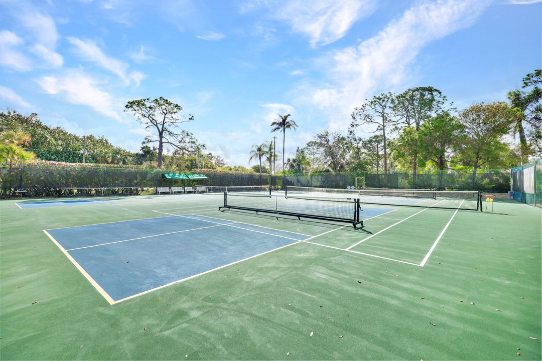 314 Emerald Bay Cir #I-5, Naples, FL 34110
