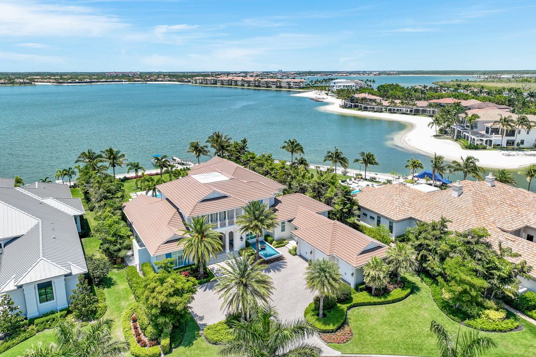 17412 Via Lugano Ct, Miromar Lakes, FL 33913