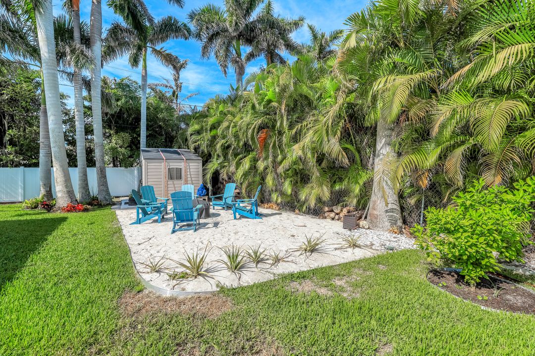 10095 7th St N #3, Naples, FL 34108