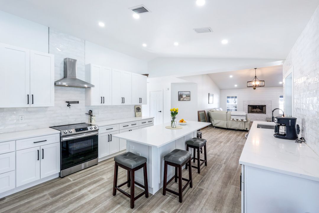 3512 SE 3rd Pl, Cape Coral, FL 33904