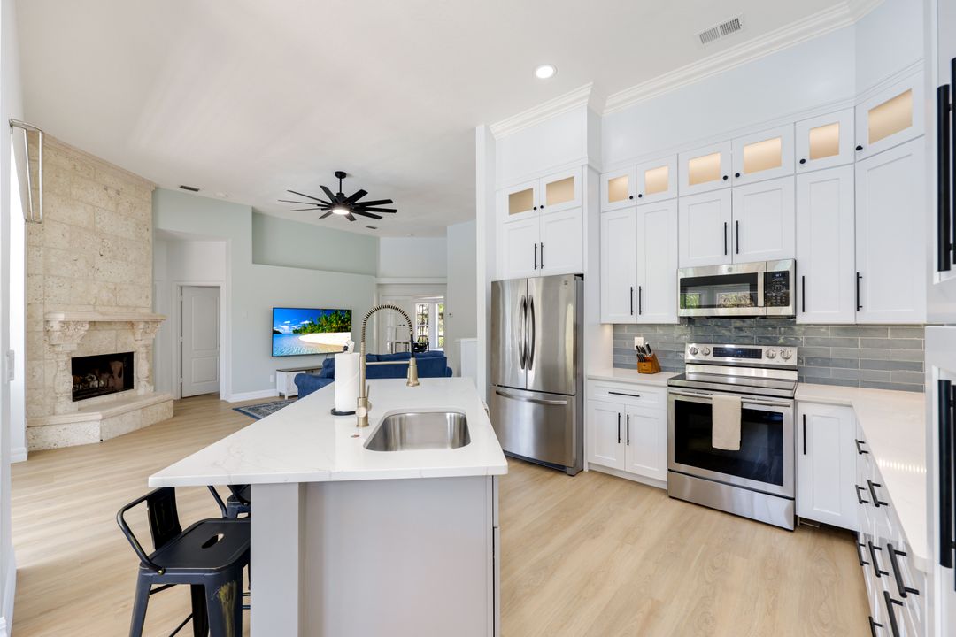 491 21st St NW, Naples, FL 34120