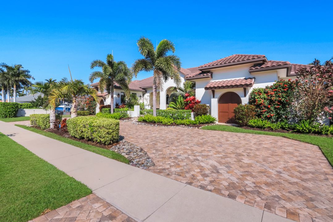 1400 Forrest Ct, Marco Island, FL 34145