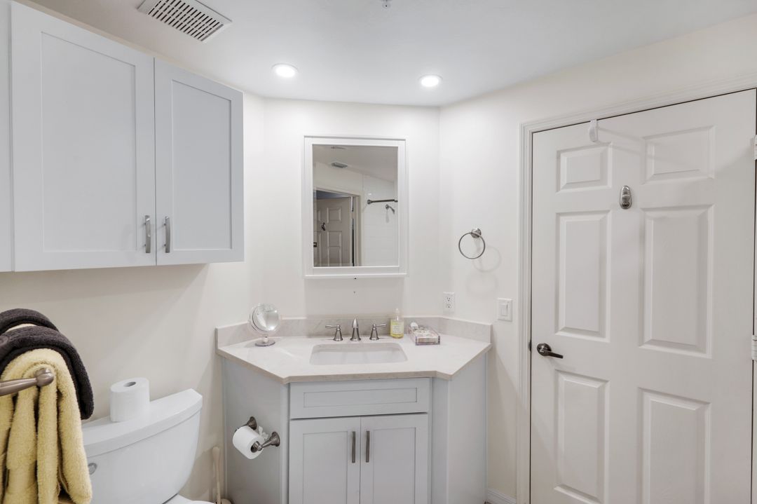 400 L'Ambiance Cir #104, Naples, FL 34108