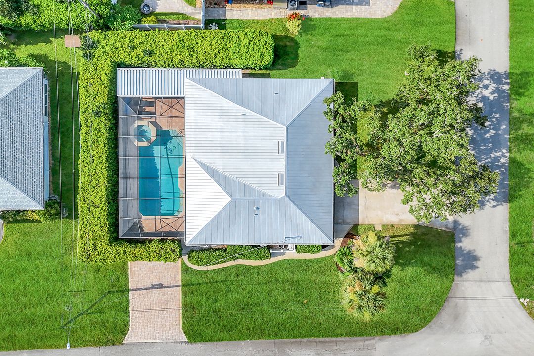 27984 Carl Cir, Bonita Springs, FL 34135
