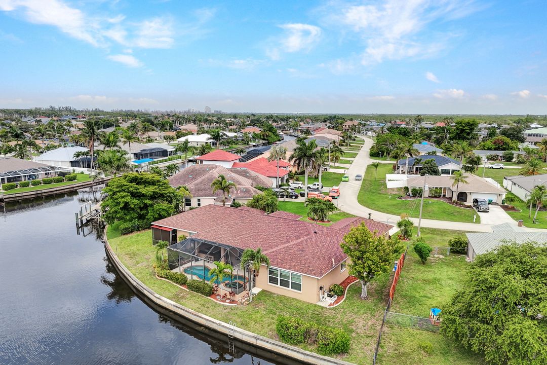 2118 SE 18th Ave, Cape Coral, FL 33990
