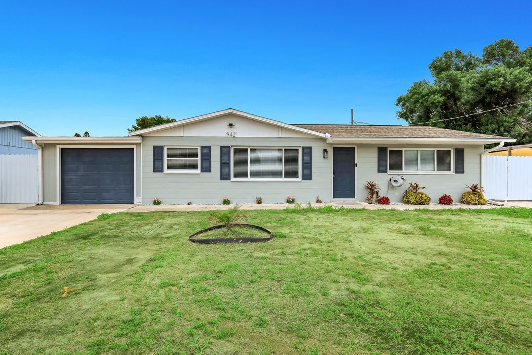 942 Narcissus St, North Fort Myers, FL 33903