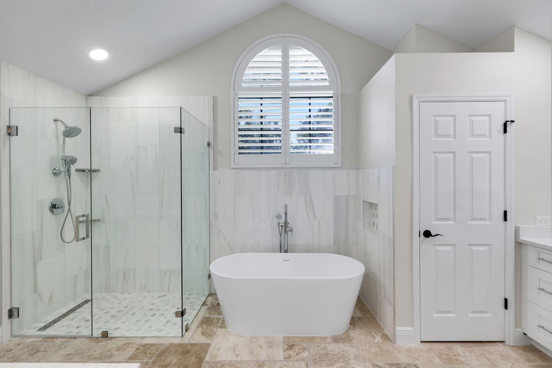 235 Silverado Dr, Naples, FL 34119