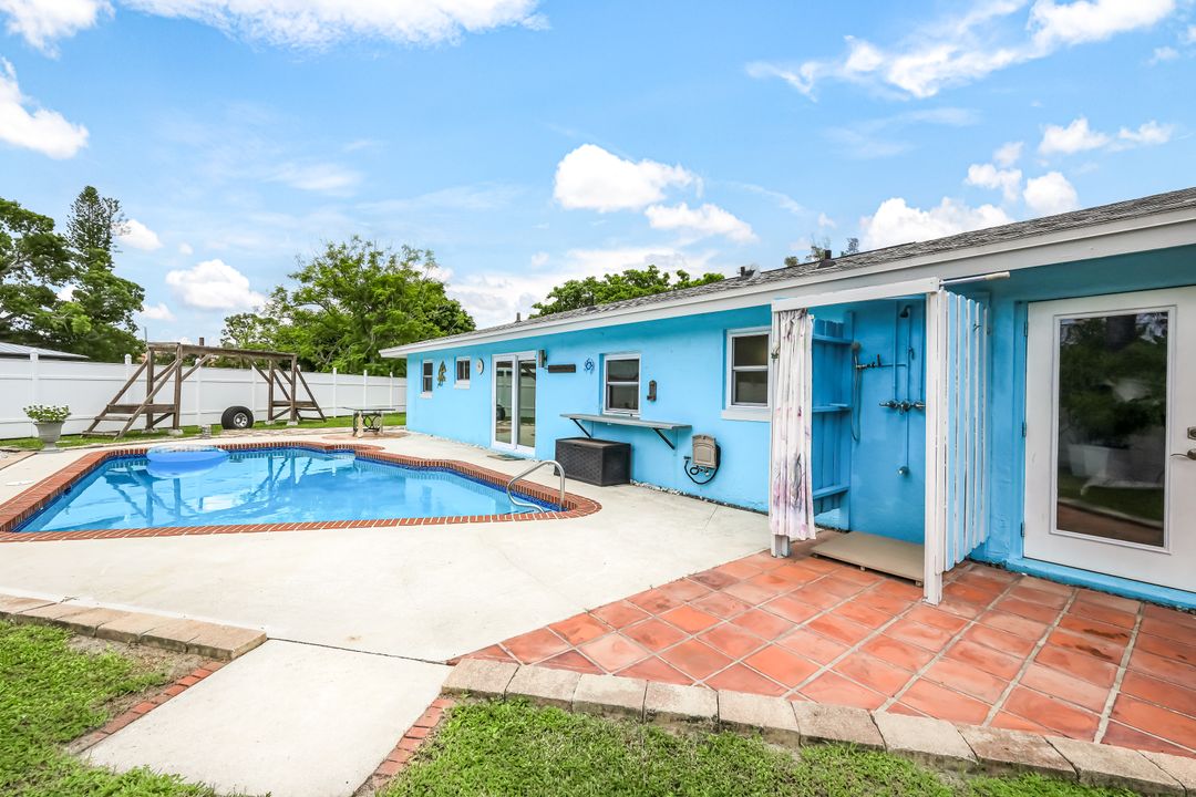 1683 S Hermitage Rd, Fort Myers, FL 33919
