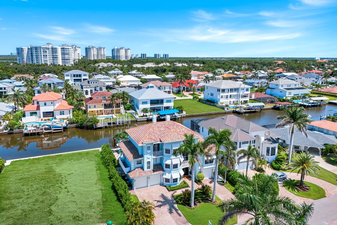 273 Egret Ave, Naples, FL 34108