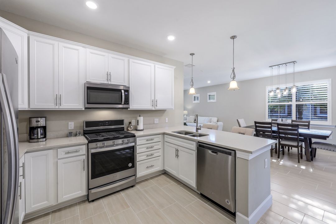 7790 Jacaranda Ln, Naples, FL 34114