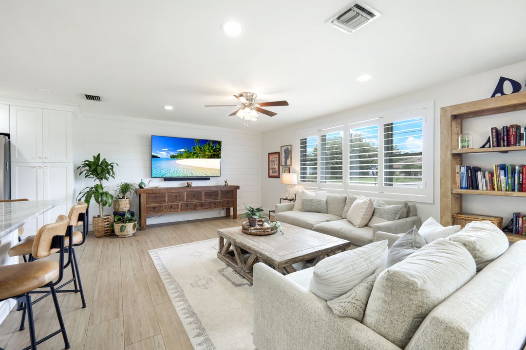 20621 Pine Tree Ln, Estero, FL 33928