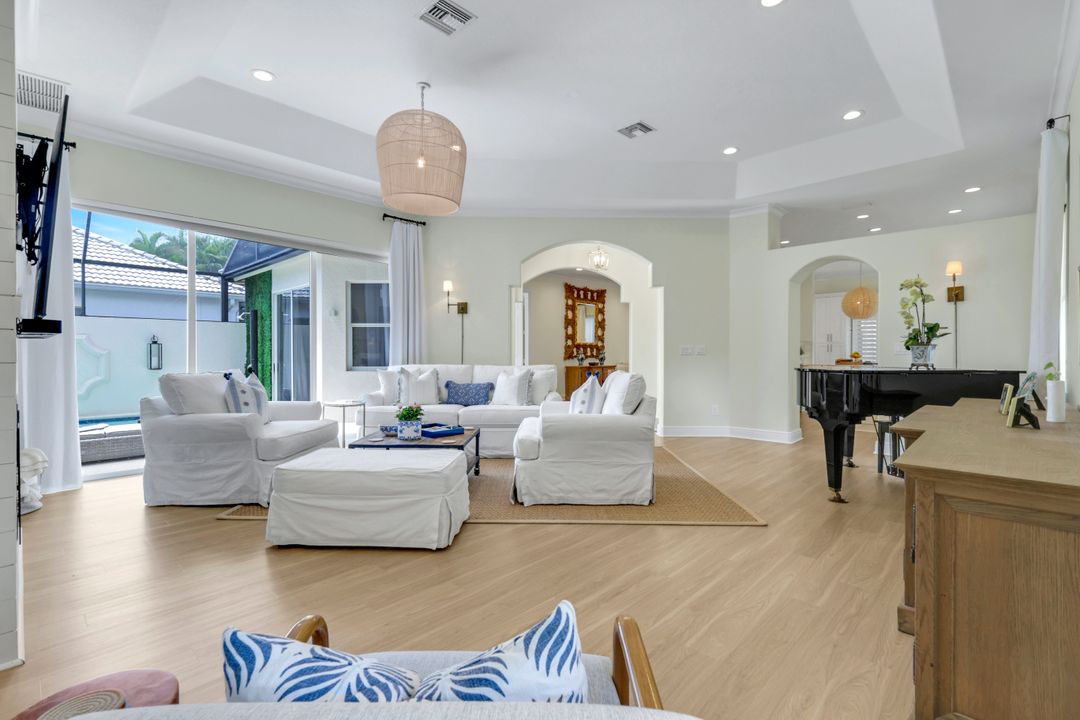 1123 Augusta Falls Way, Naples, FL 34119