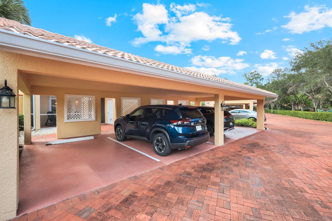 2462 Hidden Lake Dr #1, Naples, FL 34112