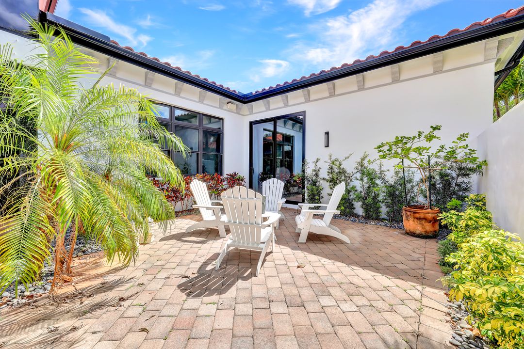 16811 Cabreo Dr, Naples, FL 34110