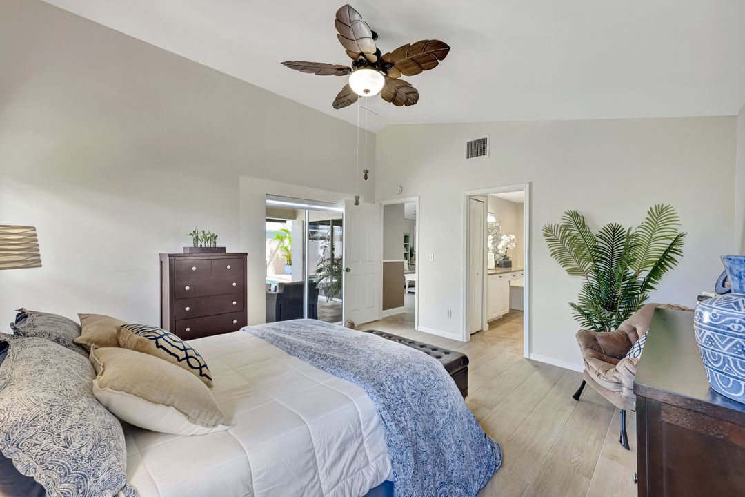 11043 Longshore Way W, Naples, FL 34119