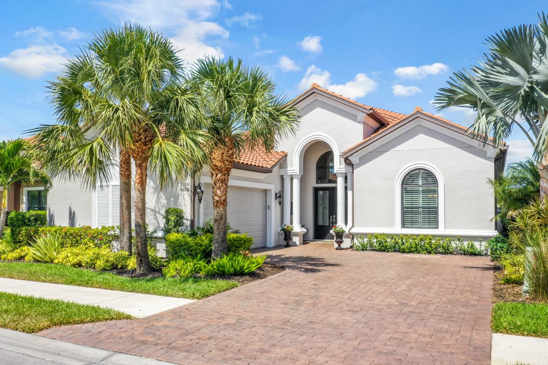 8828 Savona Ct, Naples, FL 34119