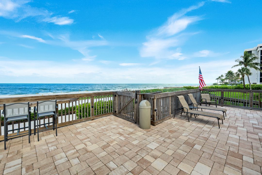 9653 Gulf Shore Dr #303, Naples, FL 34108